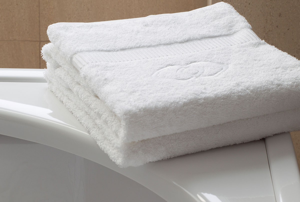 https://cdn.shopsofitel.cn/catalog/product/s/o/sofitel_-_signature-bath-towel.jpg